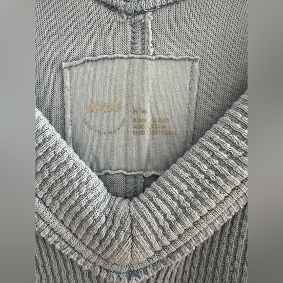 Aerie Wonder Textured v-neck sweatshirt size M - Picture 7 of 9